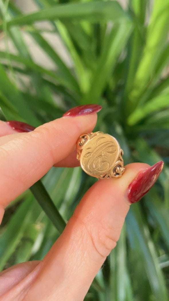 Antique 1900s Otsby and Barton 10k Yellow Gold Engraved Signet ring