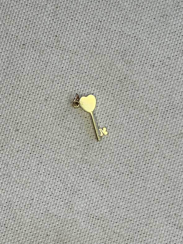 Sloan and co Vintage 14K Yellow Gold Heart Key Charm