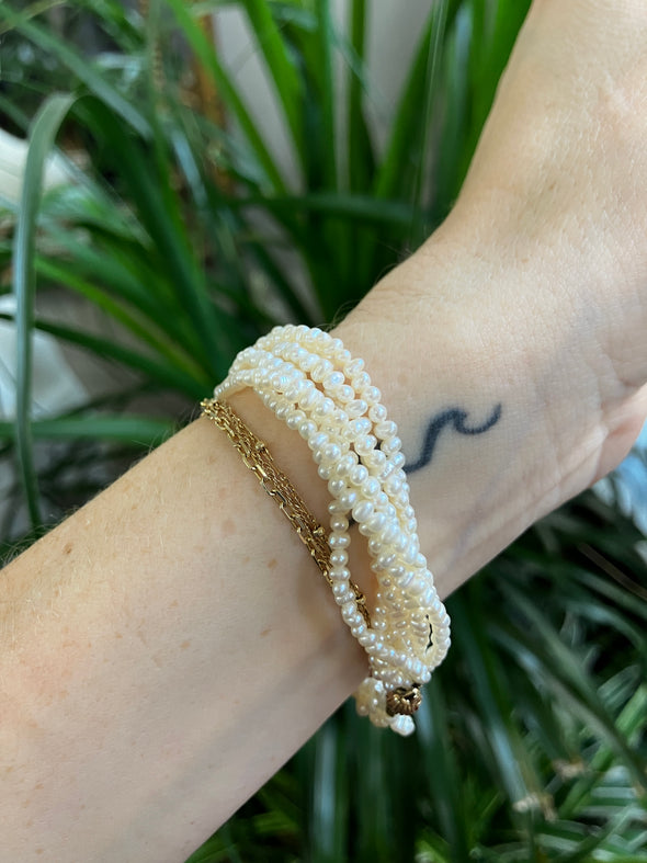 Retro 14k yellow gold clasp petite freshwater pearl torsage bracelet